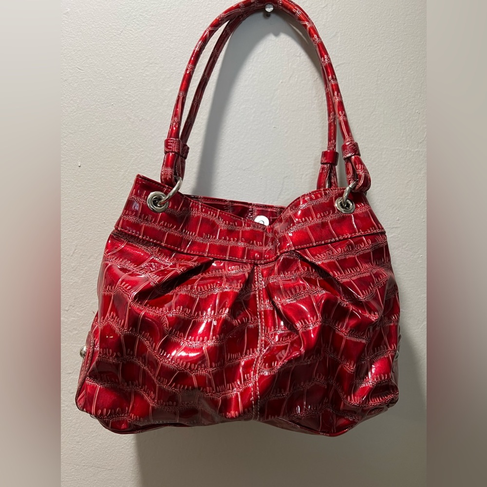 Red Patten Leather Purse with lots of storage compartments- like new condition